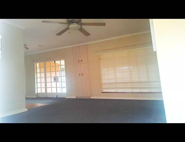 2 BEDROOM TOWNHOUSE FOR SALE IN SABIE EXT 9